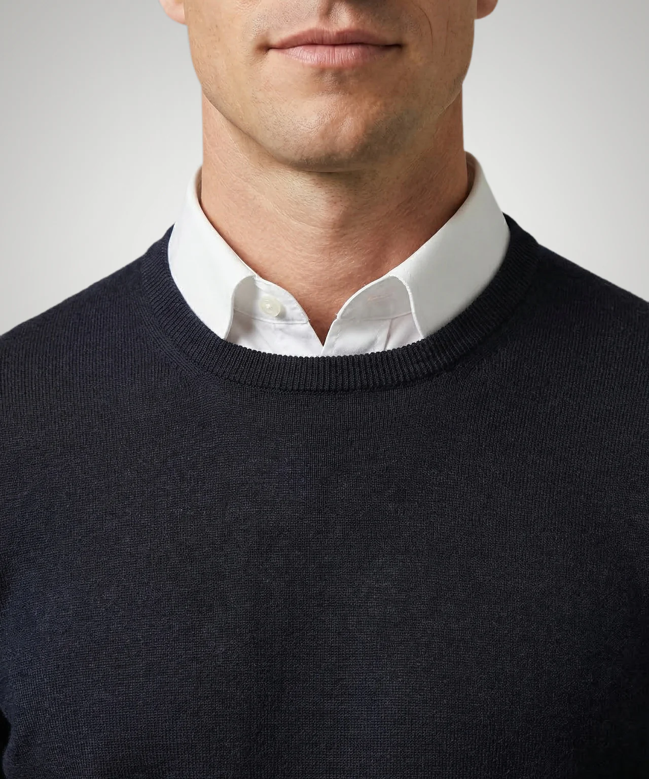 Extra Fine Merino Crew Neck Sweater | Navy - Image 5