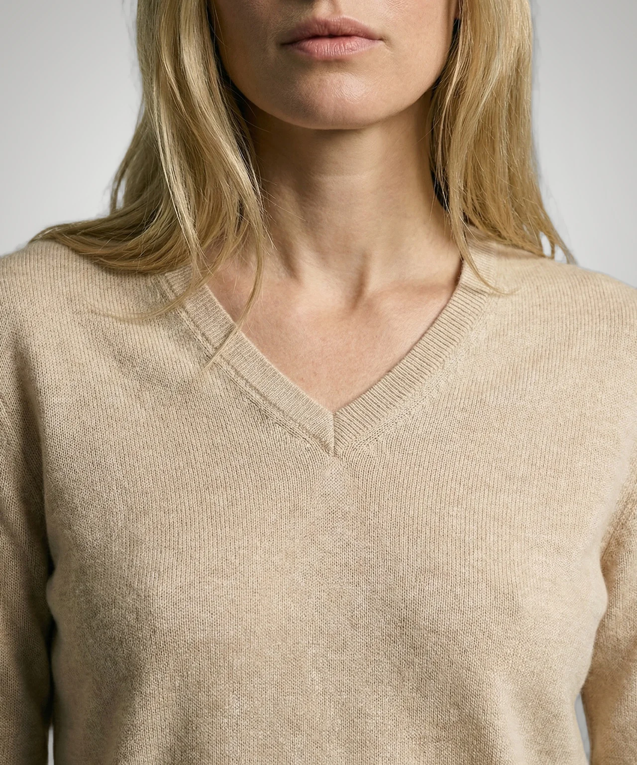 Sweater Cotton-Cashmere V-Neck | Sand - Image 5